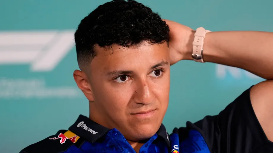 Изак Аджар остаётся напарником Макса Ферстаппена в Red Bull до 2027 года